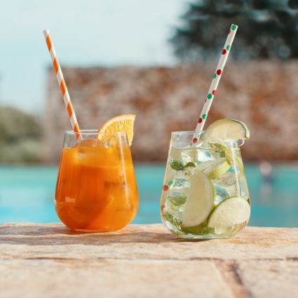 Drinki na lato przy basenie