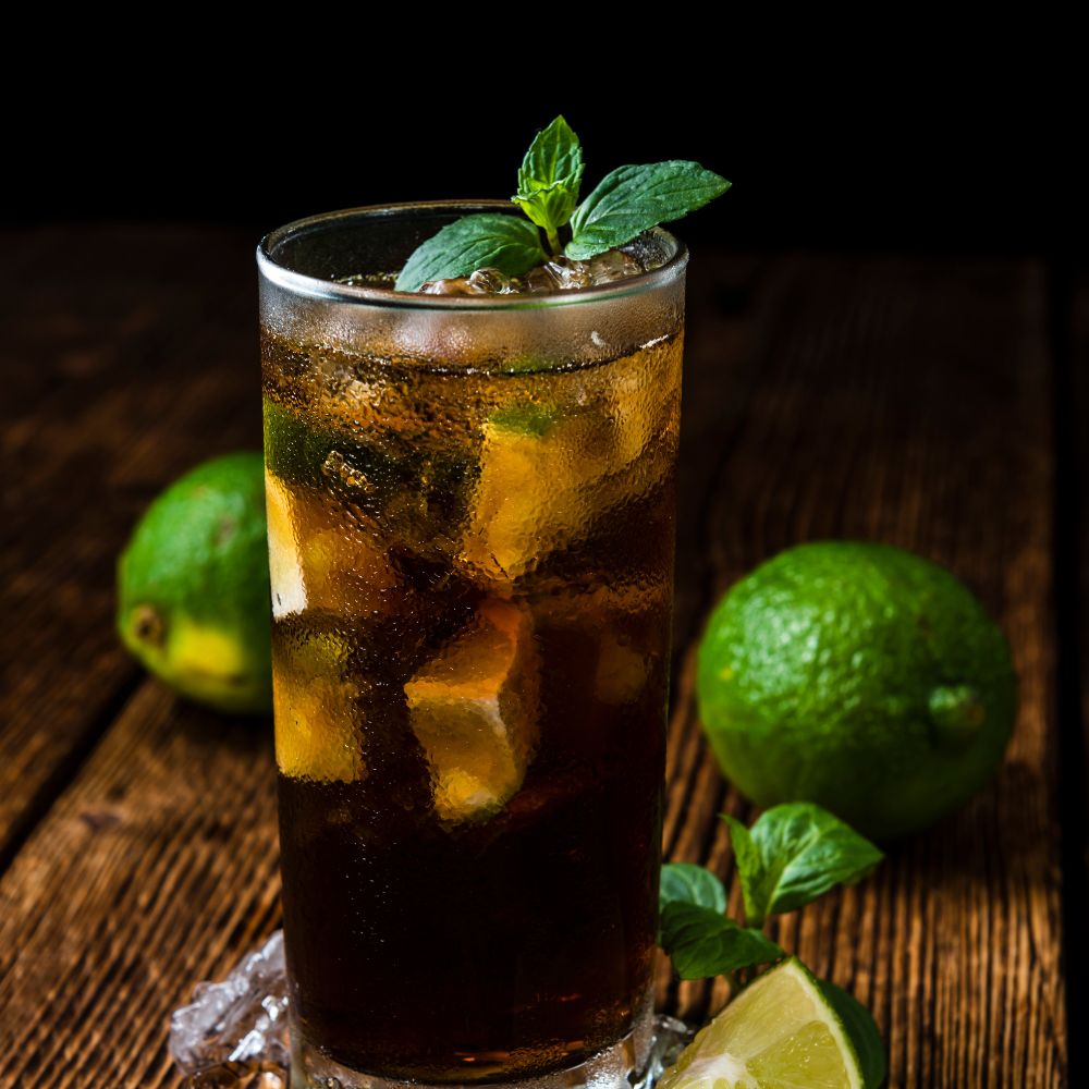 Cuba libre drink